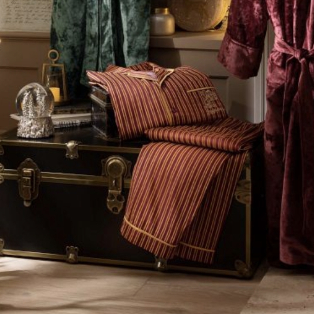 Harry Potter Gryffindor Pajamas Pottery Barn Adult Size XS Unisex NWT - Picture 8 of 16